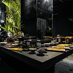 Imperial Palace 4*