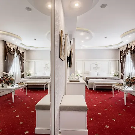 מלון Imperial Palace 4*