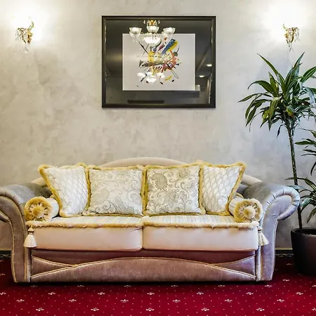 Imperial Palace 4* מינסק