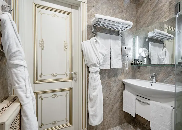 Готель Imperial Palace 4*